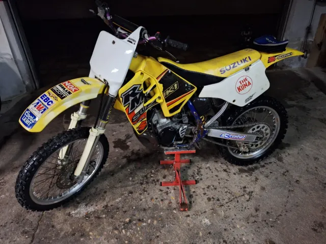 Suzuki RM 250 Cross