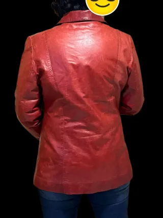 Chaqueta de piel roja