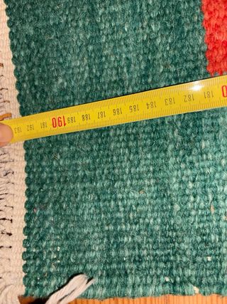 Alfombra grande verde y amarilla