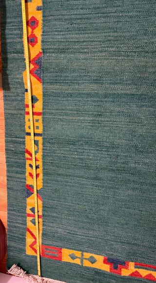 Alfombra grande verde y amarilla