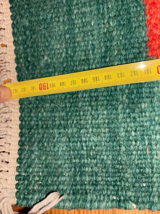 Alfombra grande verde y amarilla