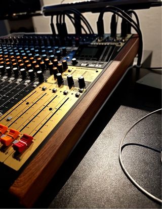 Tascam Model 24 Mixer