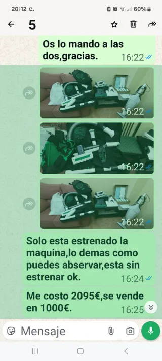 Aspiradora Kobold con accesorios.