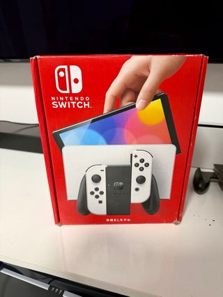 Nintendo Switch OLED Blanca y Negra