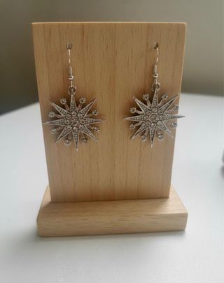 Pendientes estrella plateados hechos a mano
