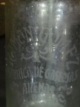 Sifón antiguo Arenas con cabeza de plomo