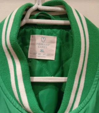 Chaqueta Bomber Verde y Blanca totalmente nueva