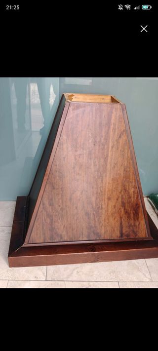 Campana rústica de madera