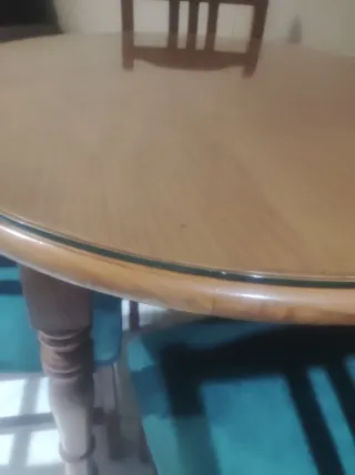 Mesa de comedor redonda con 4 sillas