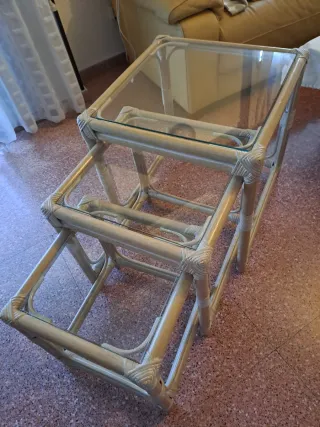 Juego 3 mesas auxiliares bambú y cristal