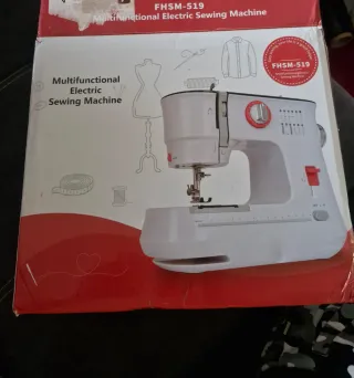 Máquina de coser blanca