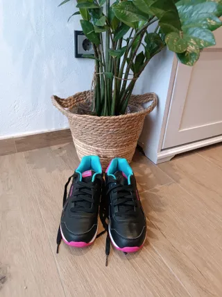 Zapatillas Reebok Negras y Rosas