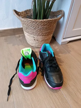 Zapatillas Reebok Negras y Rosas