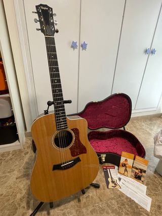 Guitarra Taylor 210ce DLX