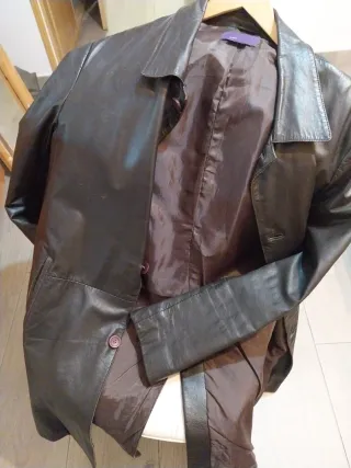 Americana de piel marrón hombre