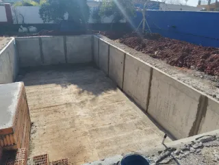 Construcción de piscina de hormigón