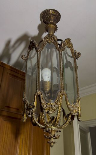 Lámpara de techo antigua estilo clásico