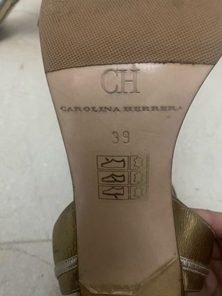 Tacones Carolina Herrera Dorados y Plateados