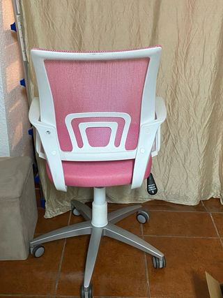 Silla de escritorio rosa y blanca