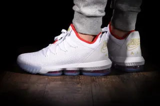 Nike LeBron 16 Low Night De Draft Talla 45