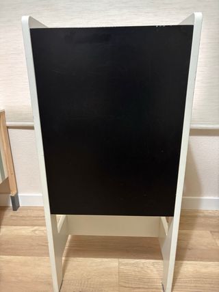 Torre de aprendizaje con pizarra