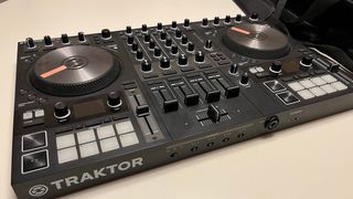 Controladora Traktor S4 mk3