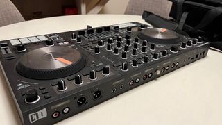 Controladora Traktor S4 mk3