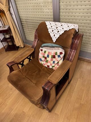 Sillones de terciopelo marrón