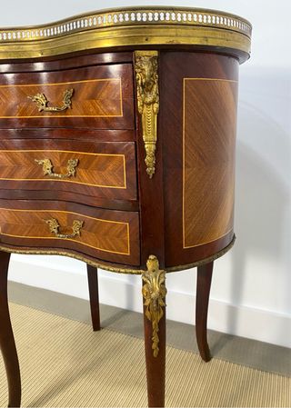 Mesa auxiliar Luis XV madera y mármol