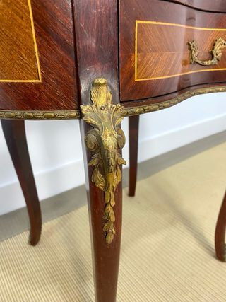 Mesa auxiliar Luis XV madera y mármol