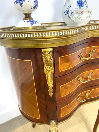 Mesa auxiliar Luis XV madera y mármol