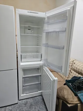 Nevera blanca de dos puertas