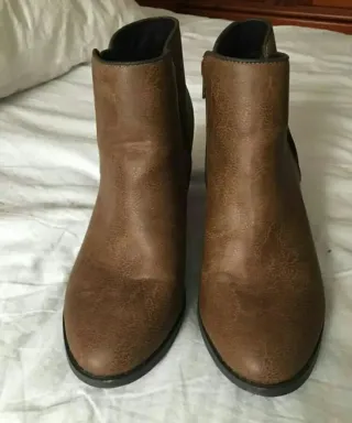 Botines marrones talla 40