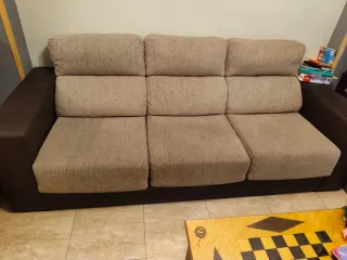 Sofá 3 plazas beige y marrón