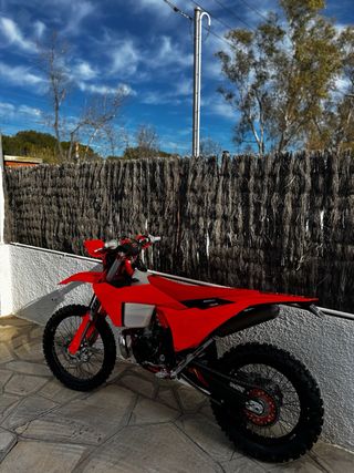 KTM EXC 300 Tbi Six Days España 2025