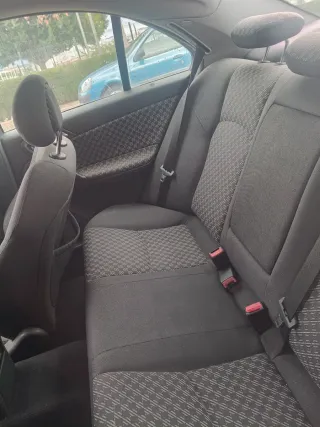 Mercedes-Benz Clase C 2004 AVERIADO