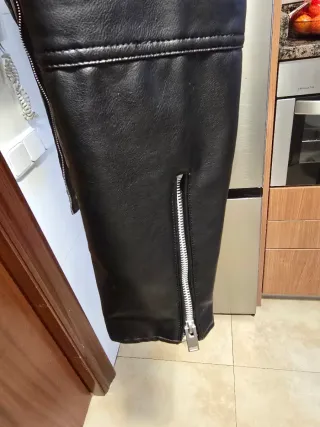 Chaqueta de cuero negra