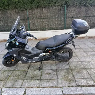 Maxiscooter BMW 650cc Automática