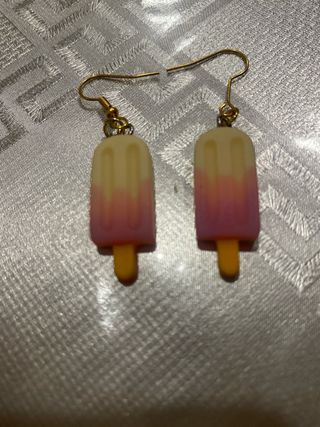 Pendientes divertidos con forma de helado y batido