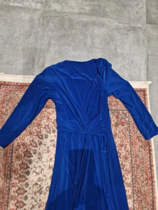 Vestido rojo de fiesta con volantes