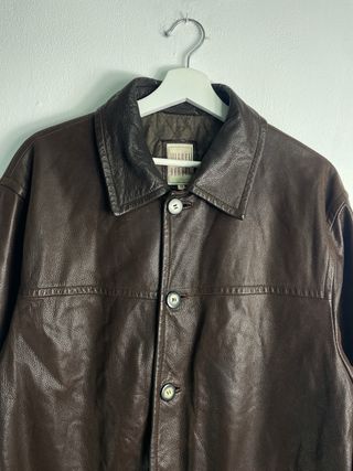 •	Chaqueta de piel Miguel Berbel talla 50