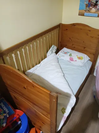 Maxicuna de madera de IKEA