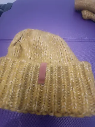 Conjunto bufanda y gorro tejido