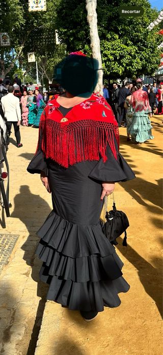 Traje Flamenca Negro y Rojo Talla 48/50