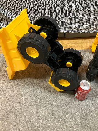 Camión y Pala Cargadora CAT Amarillos