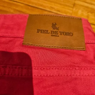 Pantalón Piel de Toro en color Fuxia,talla XS