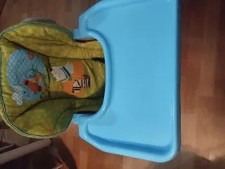 Trona/pupitre infantil con bandeja