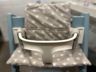 Stoke Tripp Trapp Baby Set blanco, cojín y caja