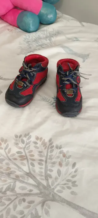 Zapatillas deportivas para bebé talla 23