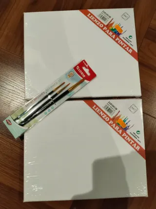 Lienzos para pintar y pinceles
